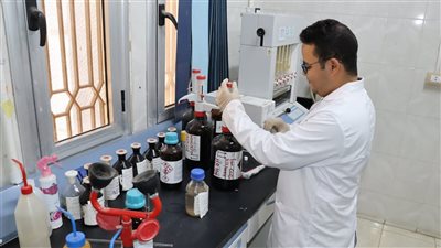 تحليل 36 ألف عينة من مياه الشرب والصرف بالفيوم لضمان جودة الإنتاج