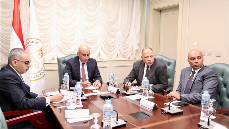اجتماع محمد عبد اللطيف