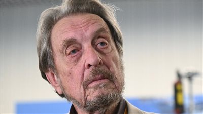 والد إيلون ماسك: رئيس وزراء بريطانيا يتلقى تعليمات من جهات خارجية