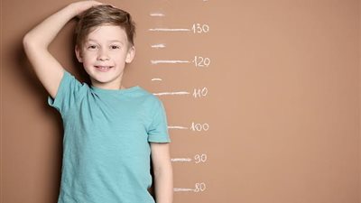 طبيبة تحذر الأهالي من تجاهل علامات البلوغ المبكر عند الأطفال