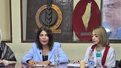  ابتسام أبو سعدة تكشف معاناة المرأة الفلسطينية بصالون 