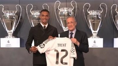 بالقميص رقم 12، أرنولد يوقع عقود انضمامه لريال مدريد 