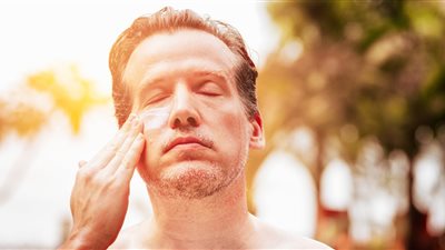 الصحة: التعرض لـ ضربة الشمس في الصيف خطر يهدد بالوفاة 