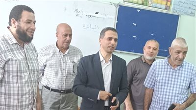 وكيل تعليم كفر الشيخ يتفقد أعمال التصحيح بكنترول الشهادة الإعدادية (صور)