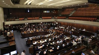 وسط غياب نتنياهو ومراوغة الحريديم، الكنيست يصوت ضد حل نفسه وتأجيل الحسم أسبوعا