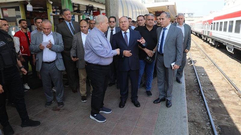 وزير النقل يتفقد