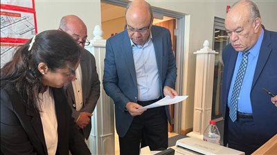 بعد الهجوم الإسرائيلي على إيران، وزير الطيران يتابع حركة التشغيل بالمطارات