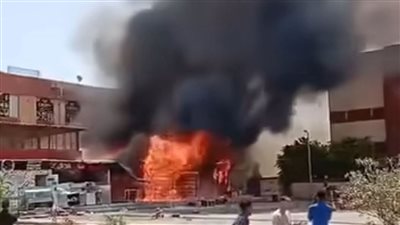 السيطرة على حريق بمولد كهربائي داخل ثلاجة خضار بسوق العبور