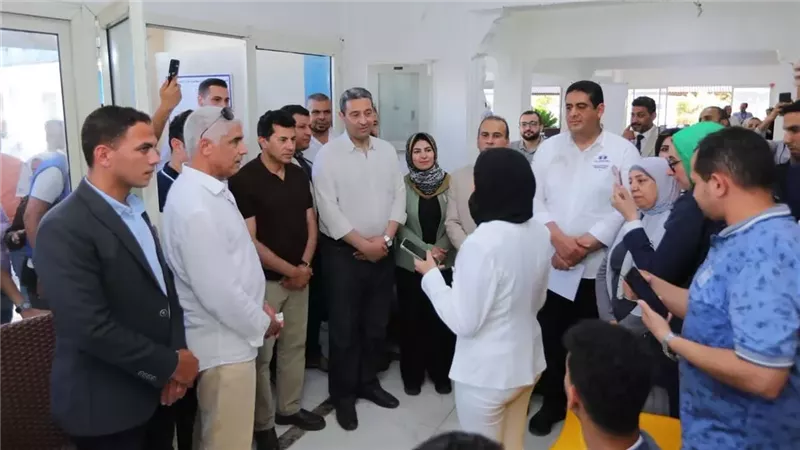 محافظ دمياط ووزير