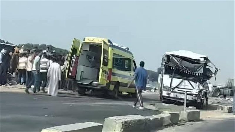 تصادم مروع بين أتوبيس