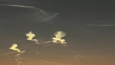 ظهور أجسام ضوئية غريبة في سماء مصر، ما علاقتها بحرب إيران وإسرائيل (فيديو وصور)