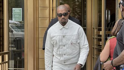 لحظة مغادرة كانييه ويست محاكمة ديدي 