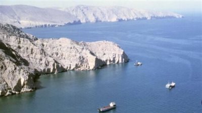 أمريكا تطالب الصين بالتوسط لإقناع إيران بعدم إغلاق مضيق هرمز