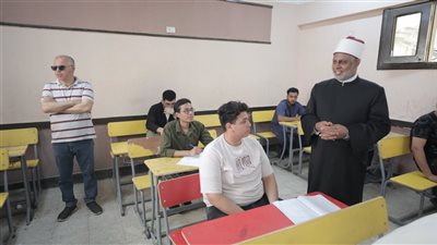 اليوم، امتحان مادة “الكيمياء” لطلاب القسم العلمي في الثانوية الأزهرية