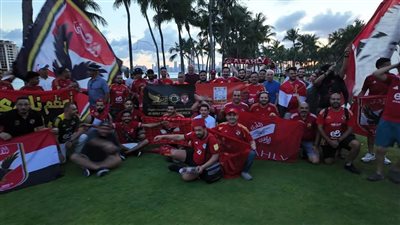 توافد جماهير الأهلي على ملعب هارد روك استعدادا لمباراة الأحمر أمام إنتر ميامي (صور)