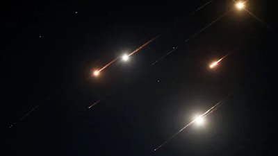 إيران تعلن إطلاق موجة ثانية ضخمة من الصواريخ والمسيرات باتجاه إسرائيل