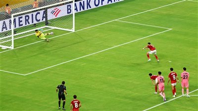  الأهلي يرفع شعار المبادئ تنتصر لمواجهة أزمة النجوم.. تغريم تريزيجيه مليون جنيه بسبب ركلة جزاء إنترميامي.. كهربا والتوأم والحضري ورمضان ضحايا عقوبات القلعة الحمراء