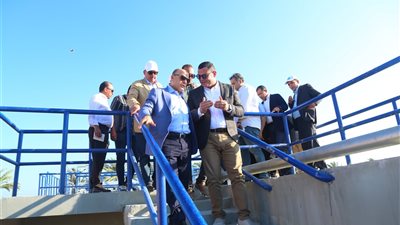 وزير الإسكان ومحافظ كفرالشيخ يتفقدان محطة معالجة الصرف الصحي بـ قمسيون (صور)