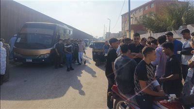 بالتوكتوك والموتوسيكلات، توافد طلاب الثانوية العامة على 162 لجنة في الدقهلية (صور)