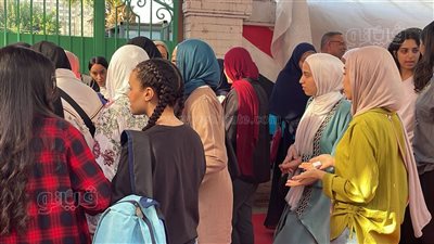 بدء دخول طلاب الثانوية العامة 2025 إلى مقار لجان الامتحانات (فيديو وصور)