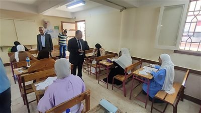 محافظ أسيوط من لجان الثانوية العامة: غرفة عمليات على مدار الساعة وتدخل فوري عند الحاجة (صور)