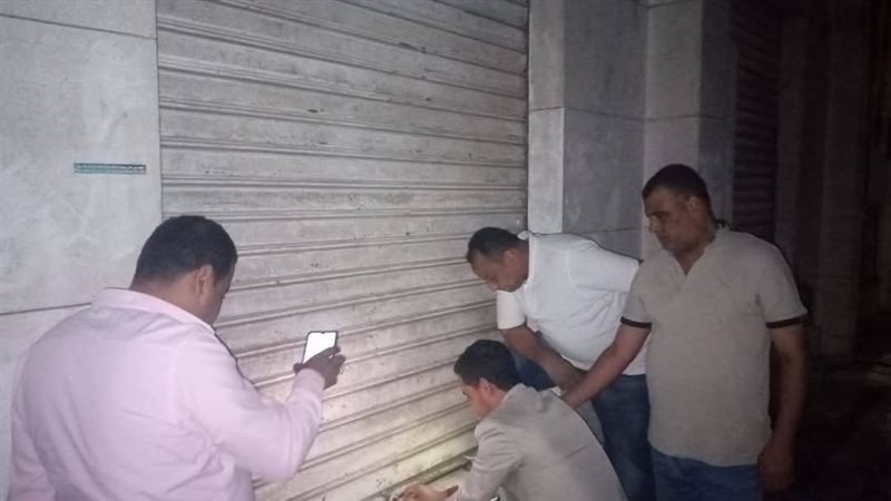 إغلاق عدد من المقاهى