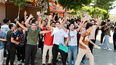 طلاب الثانوية العامة 2025: النظام الجديد أحسن من القديم (فيديو) 