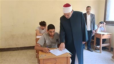 رئيس جامعة الأزهر يتفقد لجان امتحانات الشهادة الثانوية بمدينة نصر (ًصور)