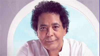 نقيب المهن الموسيقية يكشف تفاصيل الحالة الصحية لـ محمد منير 