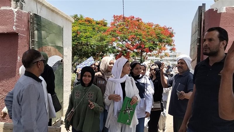 سعادة الطالبات بالتربية