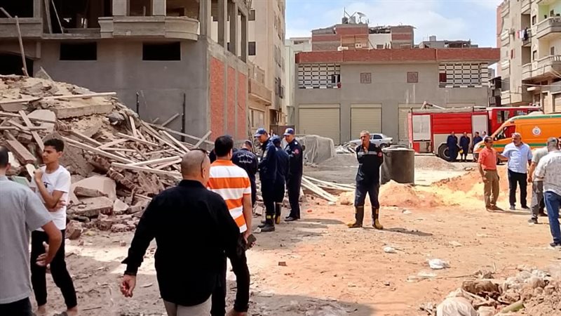 انهيار عقار في دكرنس