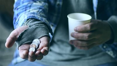 تفسير حلم المتسول في المنام وعلاقته بالمشاكل وضيق الحال 