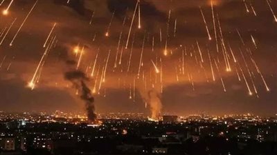 إعلام إيراني عن مصادر: هجمة الليلة مركبة وتتضمن صواريخ ومسيرات 