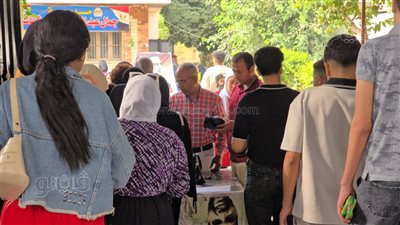 الثانوية العامة 2026، تفتيش الطلاب بالعصا الإلكترونية قبل دخول اللجان