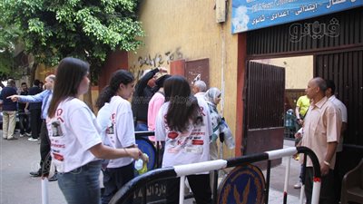 بدء دخول طلاب الثانوية العامة 2025 إلى مقار لجان الامتحانات (فيديو وصور)