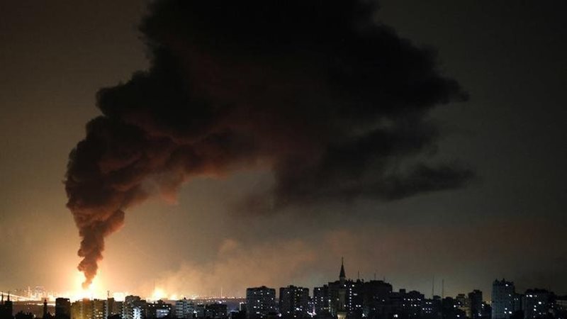  تصاعد دخان في شرق