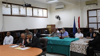 لقاء بالفيديو كونفرانس بين وزير التعليم ومحافظ أسوان عن سير امتحانات الثانوية العامة (صور)