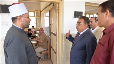 محافظ الدقهلية يتابع سير امتحانات الثانوية الأزهرية بلجنة معهد نبروه (صور)