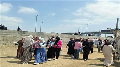 طلاب الثانوية العامة بالشرقية عن امتحان اللغة الأجنبية الثانية: نفسنا كل المواد تبقى كده (فيديو وصور)