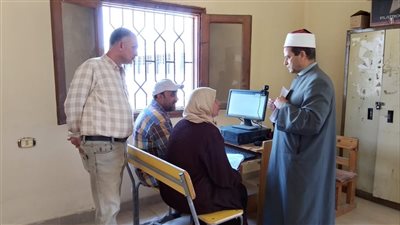 رئيس منطقة الإسماعيليّة الأزهرية يتابع سير الامتحانات الشفهية بالثانوية بمعاهد المدينة (صور) 