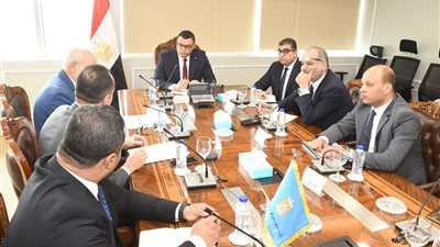 وزير الإسكان يلتقي ممثل شركة استادات للاستثمار الرياضي لمناقشة مجالات التعاون المشترك