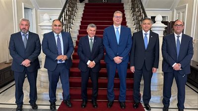 بدوي يبحث مع وزير الطاقة القبرصي الموقف التنفيذي لربط حقول الغاز القبرصية بمصر 