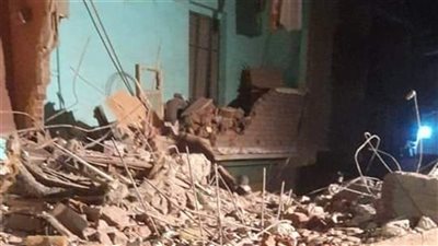 أول صور لانهيار عقار السيدة زينب ومدير أمن القاهرة ينتقل إلى موقع المنزل المنكوب (صور)