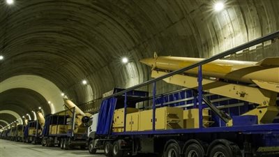 الحرس الثوري الإيراني يصدر تحذيرا بإخلاء منطقة 