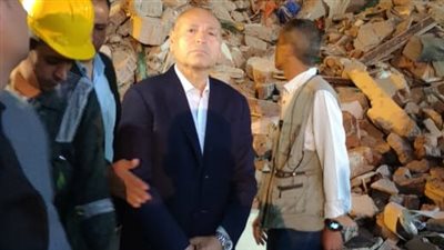 محافظ القاهرة يقرر إخلاء العقار المجاور لعقار السيدة زينب المنهار ويوجه بتشكيل لجنة هندسية (صور)