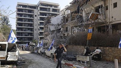 وكالة مهر: إيران تنذر سكان منطقة 