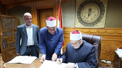 وكيل الأزهر يعتمد نتيجة الابتدائية والإعدادية لطلاب مصر في الخارج