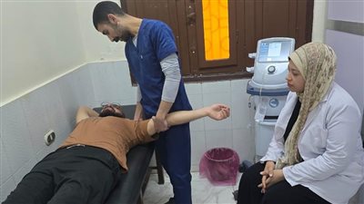 العلاج الطبيعي بالدقهلية يدعم مرضى الغسيل الكلوي وذوي الهمم بـ8 آلاف جلسة خلال مايو