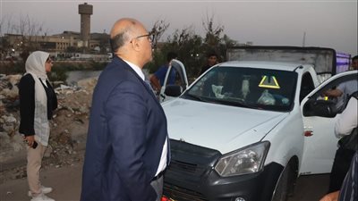 خلال جولة ميدانية، محافظ القليوبية يضبط سيارة تلقي مخلفات خطرة على طريق ترعة الإسماعيلية 