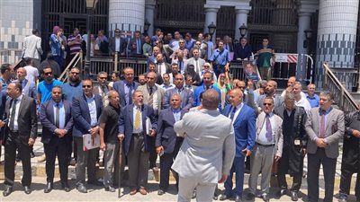 محامو ٨ محافظات يحتجون اعتراضًا على زيادة الرسوم القضائية (صور)
